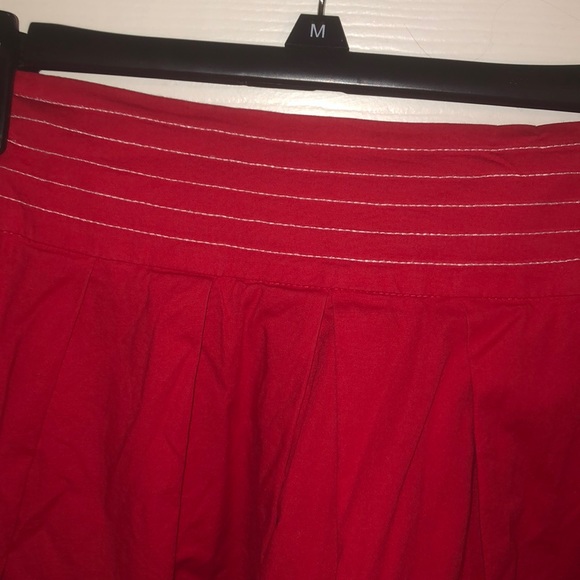 Red skirt - Picture 3 of 6